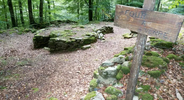 3 makuuhuonetta Mökki Maison Au Milieu De La Foret