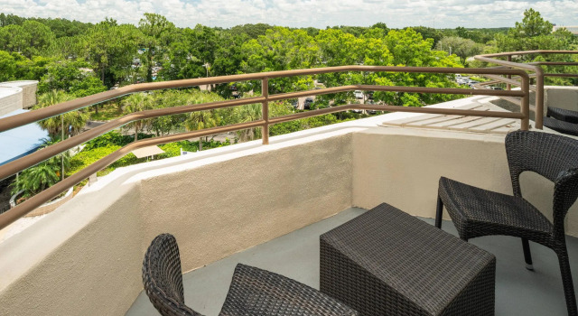 Четырёхместный номер Standard с балконом Sheraton Tampa Brandon Hotel