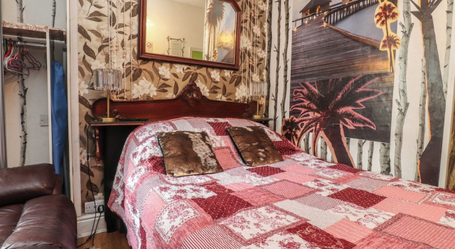 Number 2, Забронировать Дом для отпуска Виллы Блэкпул, рядом с Blackpool North Train Station, Вилла