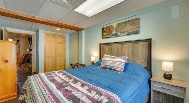 Spacious Old Forge Condo w/ Patio & Fire Pit!, Boek Vakantiehuis Old Forge 