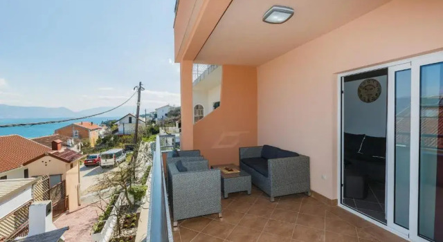 Апартаменты с 2 комнатами с балконом и с видом на море Apartments Viljac