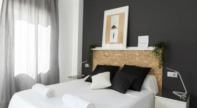 Stylish 2 Bedroom AC Wifi Terrace Attic in Valencia Center, Забронировать Отель Валенсия Коста-де-Валенсия