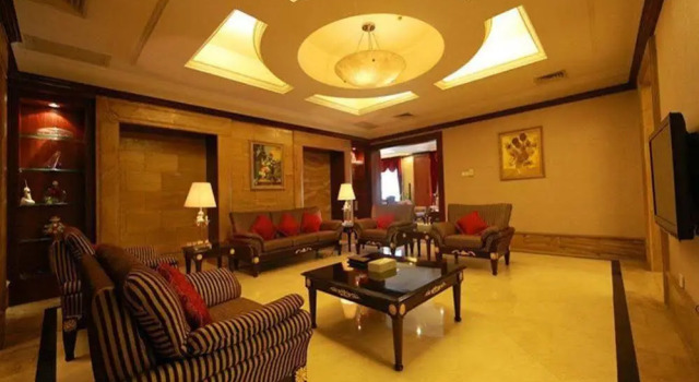 Dragon Spring Hotel, Rezerwuj Hotel Hotele w Shenzhen z parkingiem, Parking
