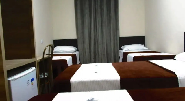 Четырёхместный номер Standard Hotel Minho - Ótima Escolha Próximo à 25 de Março, Brás, Bom Retiro, Metrô e Hospital da Mulher - Café da Manhã Incluso - Estacionamento em Frente