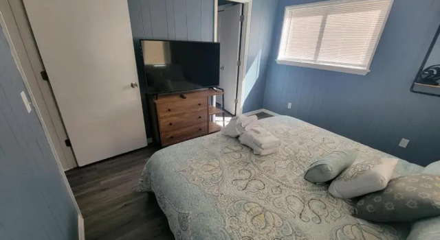 2022 Renovated 2-bedroom cozy, lovely condo, Забронировать Отель Отели Южной Каролины с бассейном, Бассейн