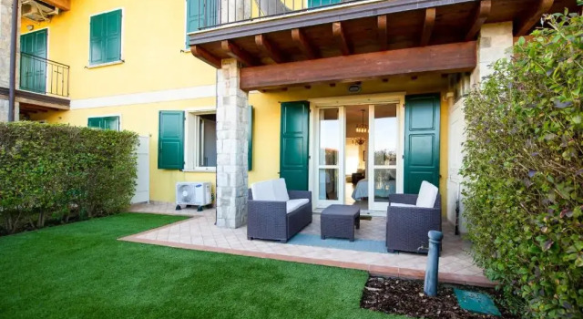 Lago di Garda a 300m - House in Manerba, Забронировать Дом для отпуска Отели Манерба с бассейном, Бассейн