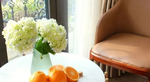 Полулюкс с балконом DE LA SOIE Hotel & Travel