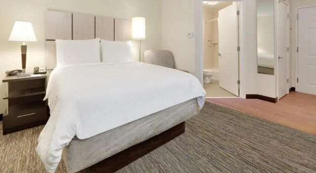 Двухместная Студия люкс Candlewood Suites Salina by IHG