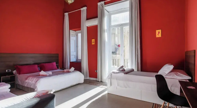 Номер Deluxe Holiday Naples Art Rooms