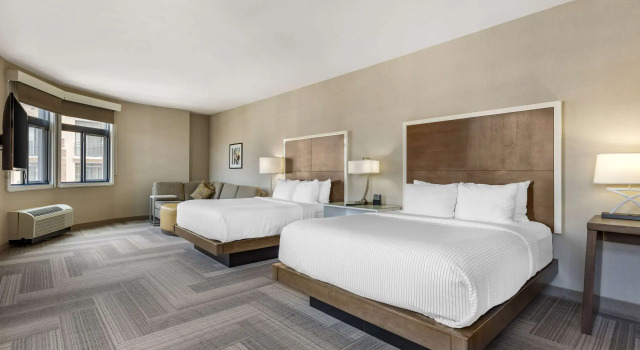Четырёхместный номер Standard Cambria Hotel Rockville