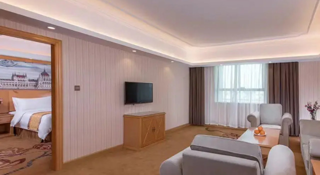 Люкс Vienna Hotel Guangzhou Huadu Sunac Wanda Furong
