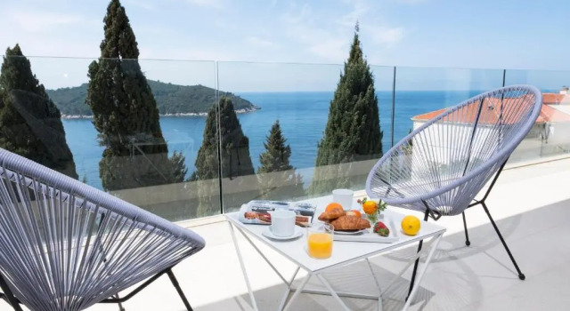 Апартаменты с 3 комнатами с балконом и с видом на море Villa Casa Bianca