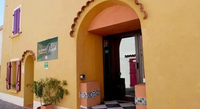 Logis Hotel Restaurant Le Grand Puech, Забронировать Отель Миме Буш-дю-Рон