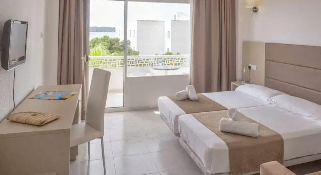 Двухместный номер Standard с балконом и с видом на озеро Roquetes Rooms - Formentera Break