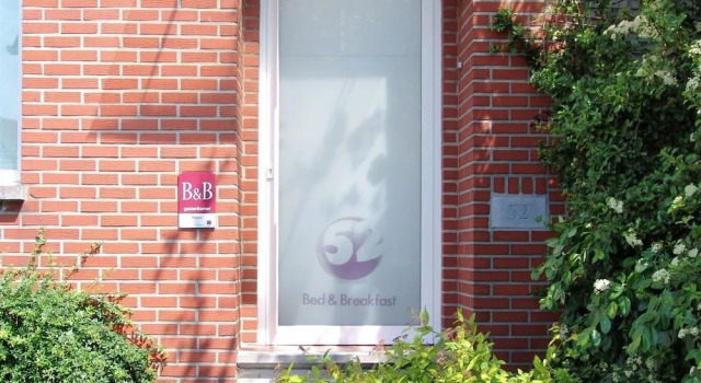 B&B 52