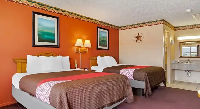 Четырёхместный номер Standard Freer Executive inn and Studios