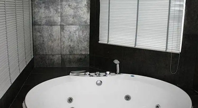 Люкс с видом на бассейн V Verve Service Apartment Hotel