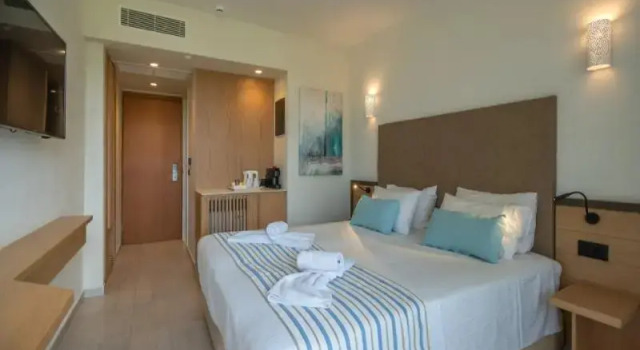 Двухместный номер Superior с балконом Minos Hotel