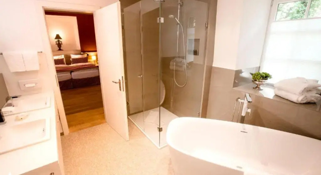 Полулюкс Schlosshotel Hugenpoet