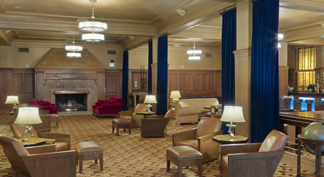 DoubleTree by Hilton Arctic Club Hotel Seattle-Downtown, Book Hotel Hoteller i Seattle med parkering, nær Smith Tower, Parkering