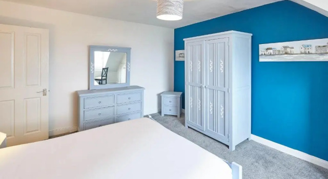 Host Stay The Whitby Pearl