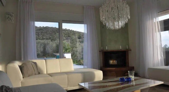 Luxe Villa Livadia, 10 personen, Prenota Villa Hotel a Peloponneso con piscina, Piscina