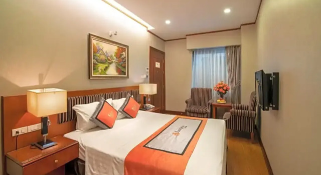 Номер Superior Hanoi Larosa Hotel