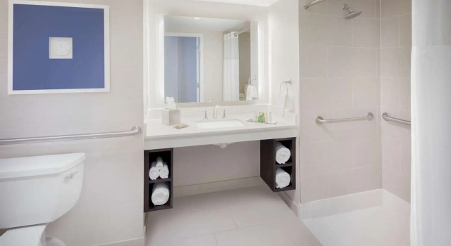 Полулюкс DoubleTree by Hilton Hotel Deerfield Beach Boca Raton