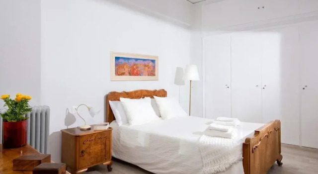 Bright stylish flat 10' walk to centre