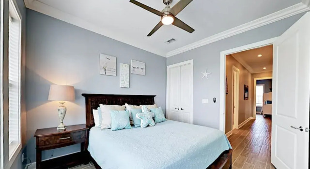 Bright and Beachy Port Aransas Condo by RedAwning, Забронировать Отель Отели Mustang Island с парковкой, Парковка