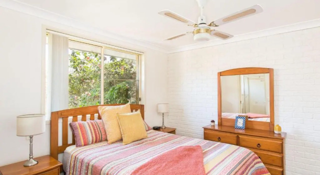 1/4 Huntly Close