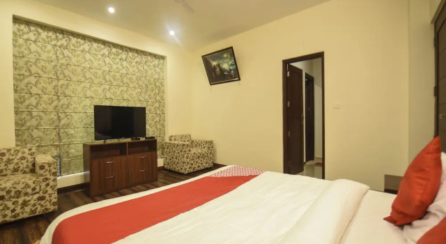 OYO 16618 Town Pride Hut, Book Hotel Parwanoo 