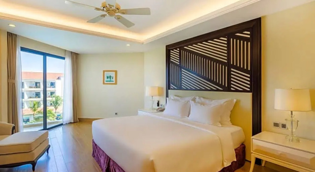 Двухместный номер Deluxe с балконом Renaissance Danang Hoi An Resort & Spa