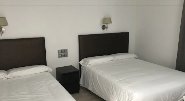 Четырёхместный номер Comfort Дуплекс Hotel Restaurante Santa Cruz