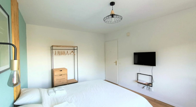 Studio lumineux bien placé en ville de Sion, Prenota Hotel Hotel a Canton Vallese con parcheggio, Parcheggio