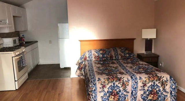 Двухместный номер Comfort с видом на горы Hillside Motel