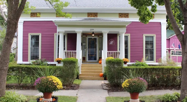 The Blackberry Inn Bed & Breakfast, Rezervovat Penzión se snídaní Watkins Glen Seneca Lake Wine Trail