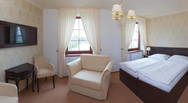 Hotel Plumlov, Buchen Sie Hotel Plumlov Olmütz