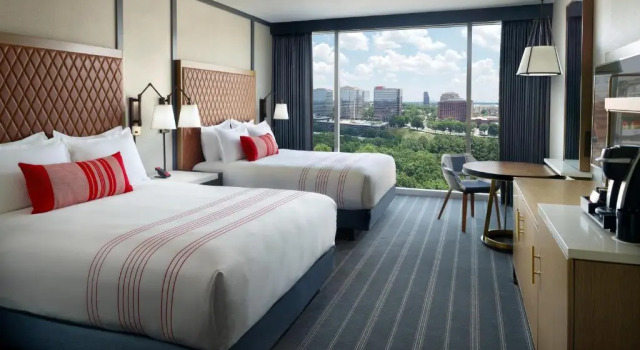 Четырёхместный номер Deluxe Omni Hotel at the Battery Atlanta