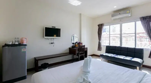 Двухместный номер Standard с балконом Panwalee Hotel