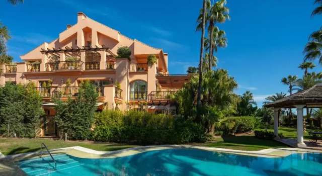 Апартаменты Cubo's Luxury Beach Front Duplex Puerto Banús