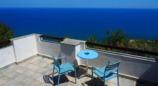 Студия Felitsia Apartments & Studios