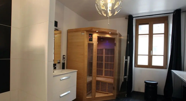 2 bd apartment with sauna- center Annecy, Забронировать Апартаменты/квартира Анси Озеро Анси