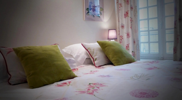 Logis Hôtel Le Moulin De Chalons, Rezerwuj Hotel Hotele w Charente-Maritime z basenem, Basen