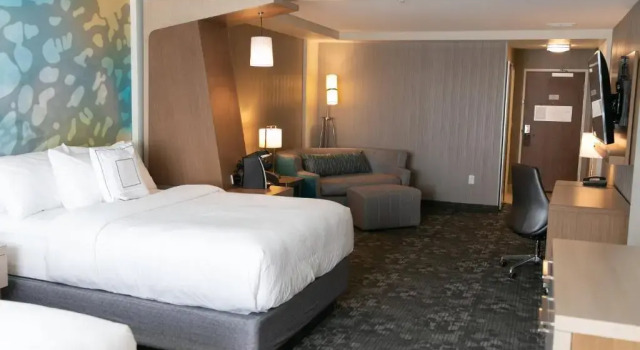 Четырёхместный люкс Courtyard by Marriott Elkhart