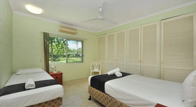 Коттедж с 3 комнатами с балконом Seascape Holidays - 53 Reef Street