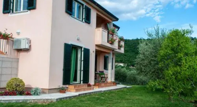 Apartment Lavandula, Забронировать Апартаменты/квартира Отели Рипенда Вербанси с парковкой, Парковка