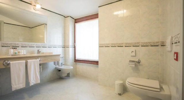 Двухместный номер Deluxe Front Lake Hotel Spiaggia dOro - Charme & Boutique by Double Hospitality