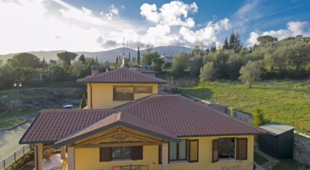 Villa Serra by Interhome, Забронировать Дом для отпуска Отели Суверето с парковкой, Парковка