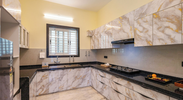 Вилла Deluxe ELIVAAS Lakemount | 2 BHK with Pvt Pool at Fatehsagar Lake
